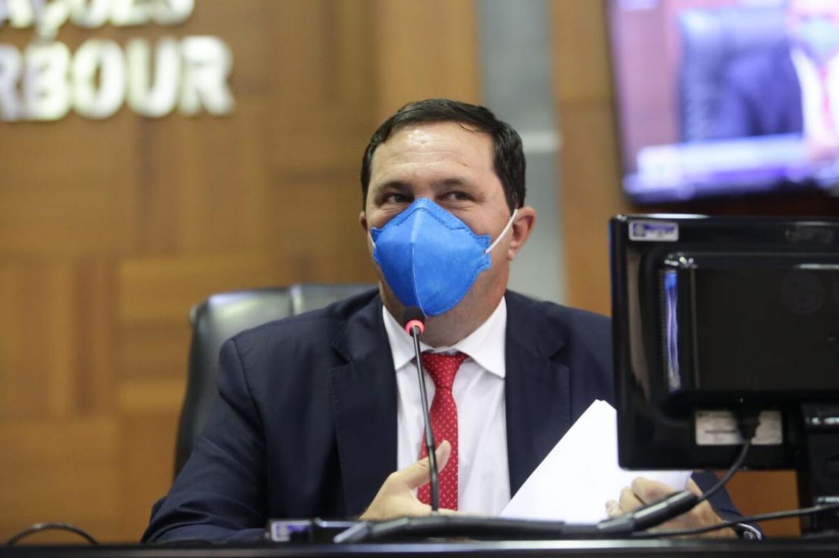 Deputado cobra informações sobre quais trechos de MT receberão 1500 km de asfalto