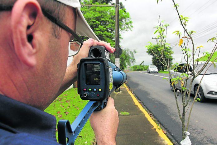 Policiais rodoviários não poderão mais se esconder para usar radar