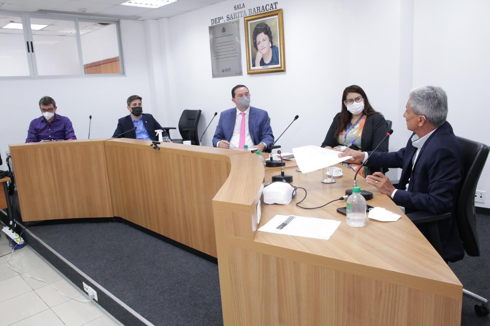 Fechamento de escolas da rede pública de ensino é tema de audiência pública