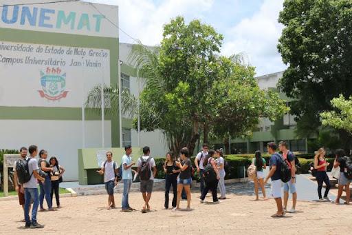 Barranco pede que Unemat continue com aulas online para estudantes próximos da graduação