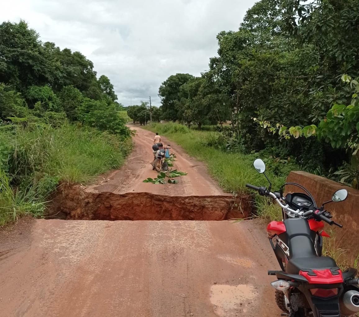Deputado Barranco solicita ponte na MT-417 que liga as propriedades rurais de Nova Bandeirantes a Apiacás Deputado Barranco solicita ponte na MT-417 que liga as propriedades rurais de Nova Bandeirantes a Apiacás