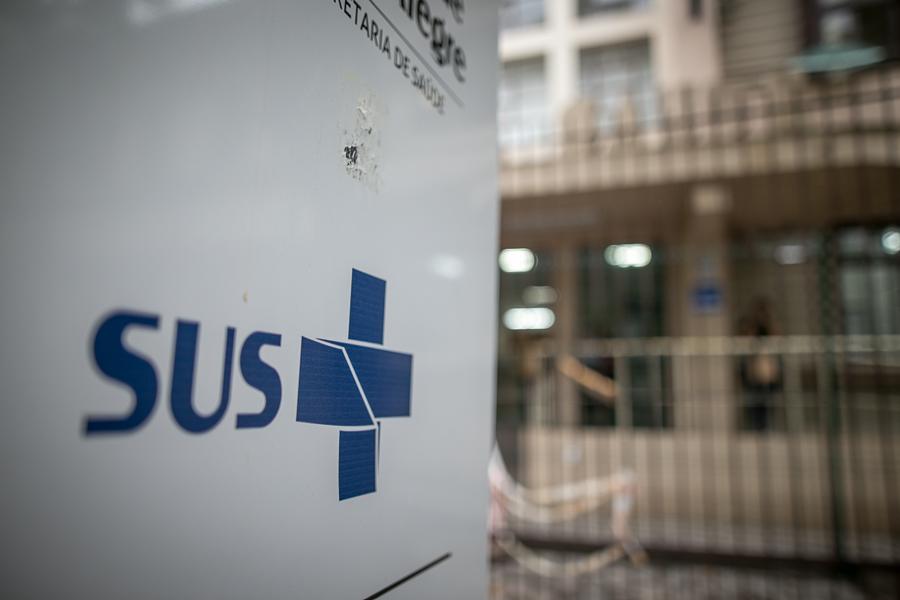 Aprovado em 1ª votação, PL obriga SUS a realizar cirurgia plástica de reconstrução testicular