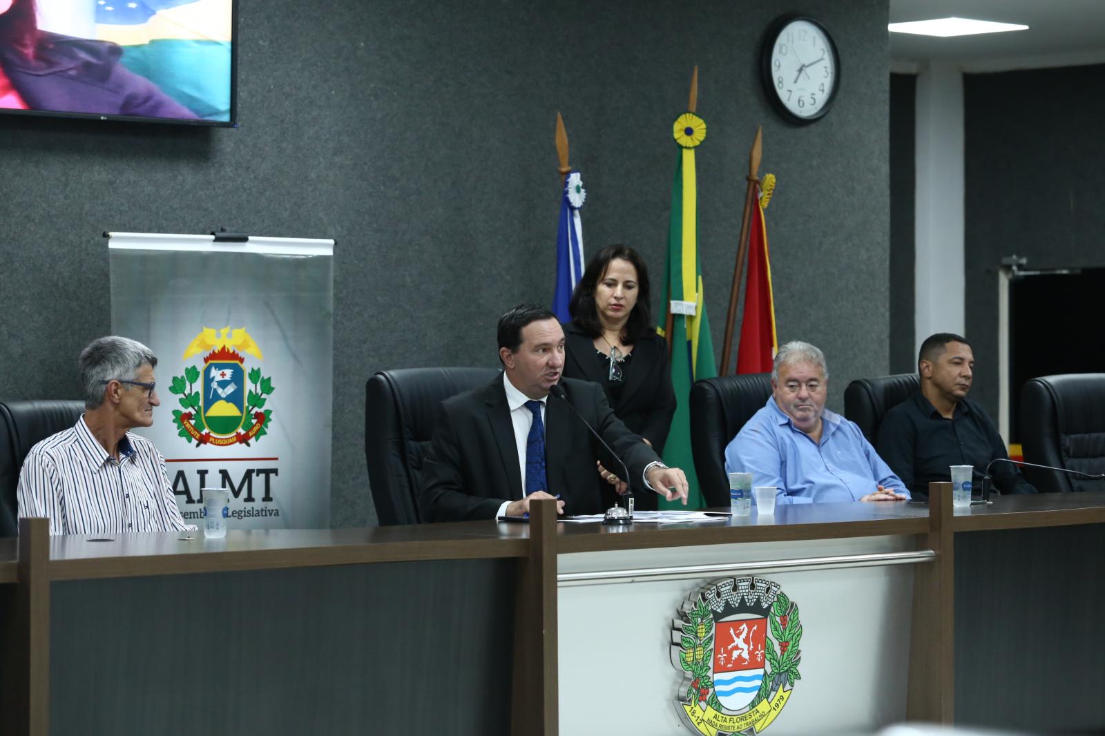 Novo Fundeb e municipalização do ensino são temas de audiência pública em Alta Floresta Novo Fundeb e municipalização do ensino são temas de audiência pública em Alta Floresta