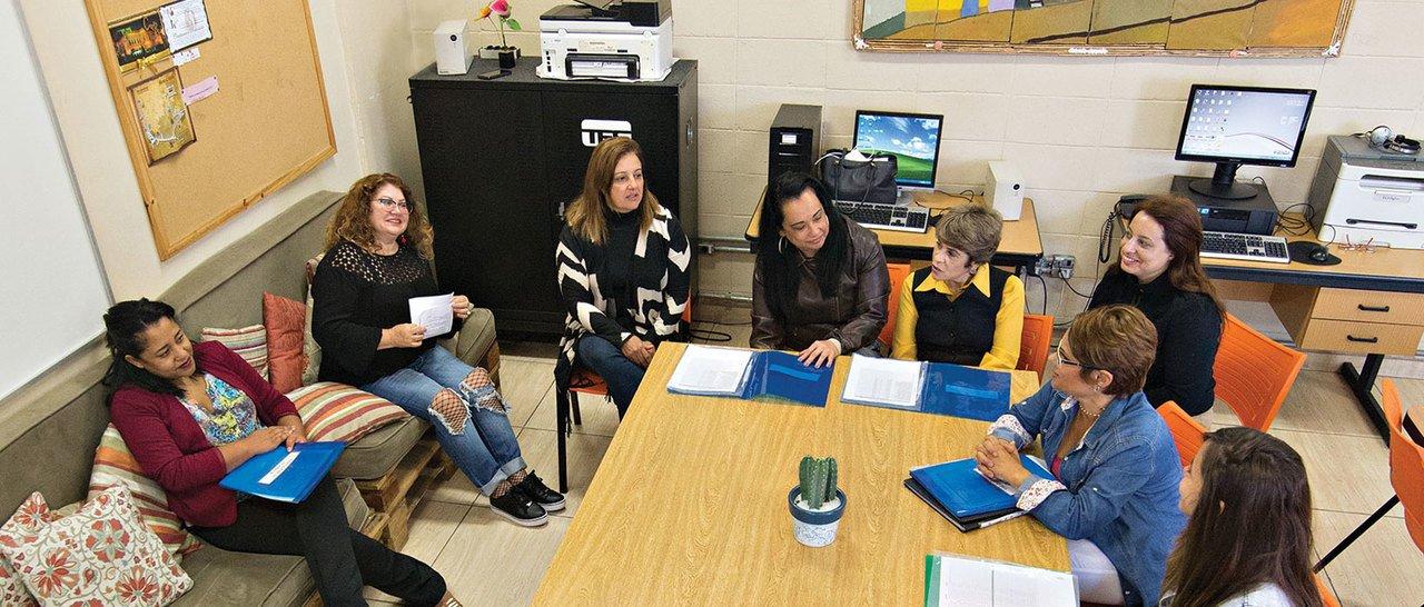 Deputado apresenta projeto para criar espaço exclusivo para professores em escolas