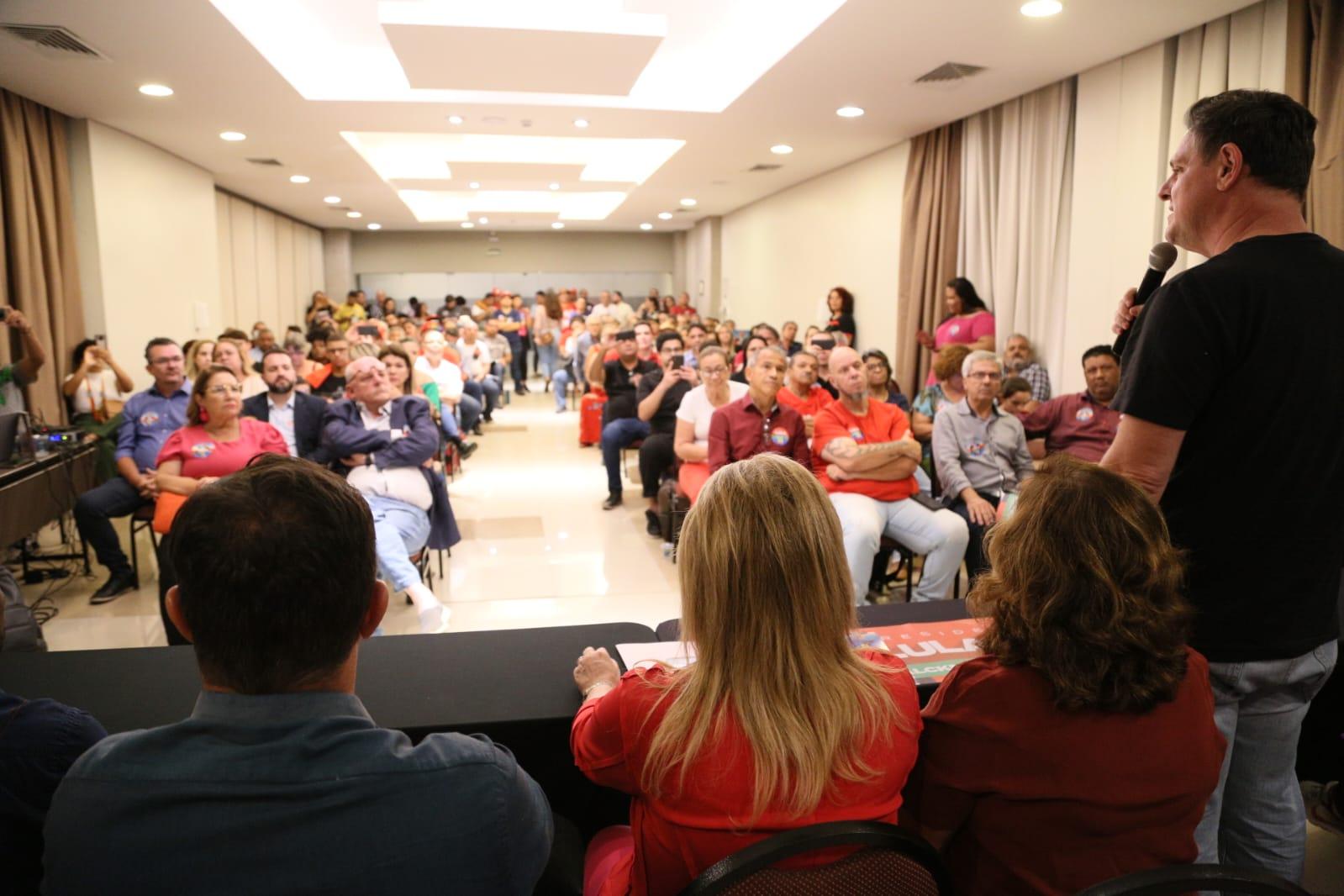 Parlamentares, lideranças políticas e sociais aderem à campanha de Lula em MT – ato reúne centenas de apoiadores Parlamentares, lideranças políticas e sociais aderem à campanha de Lula em MT – ato reúne centenas de apoiadores