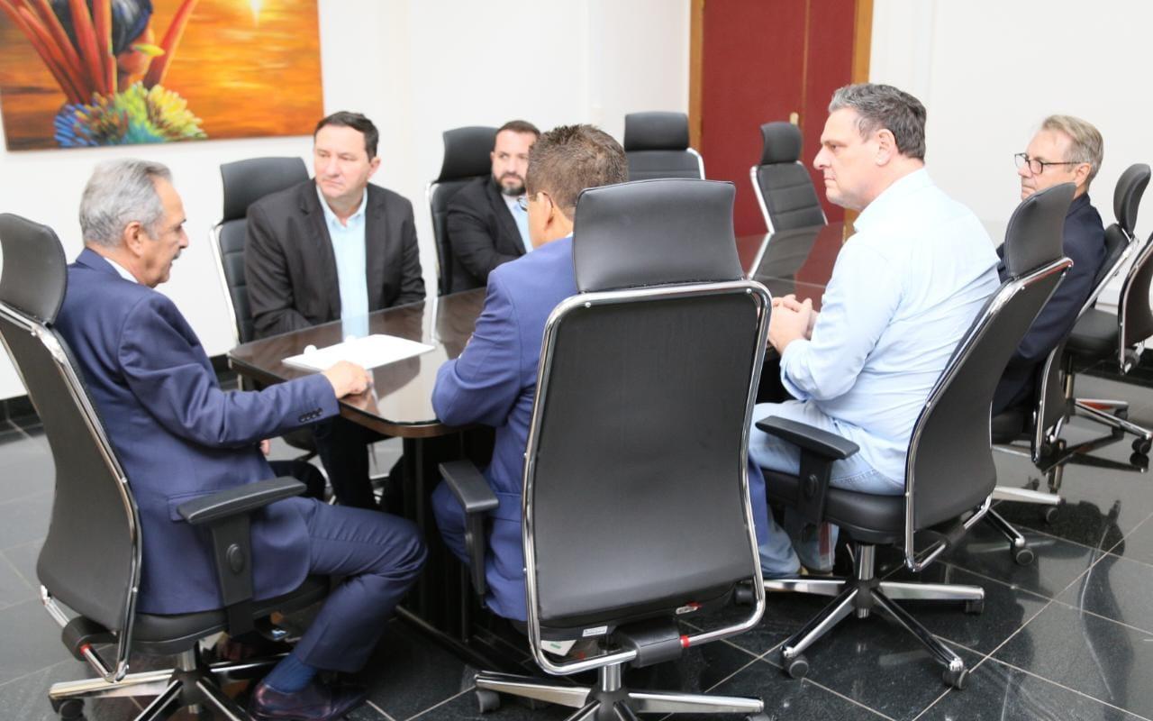 Barranco e Fávaro se reúnem com presidente do TRE para garantir transporte à indígenas e camponeses no dia da eleição