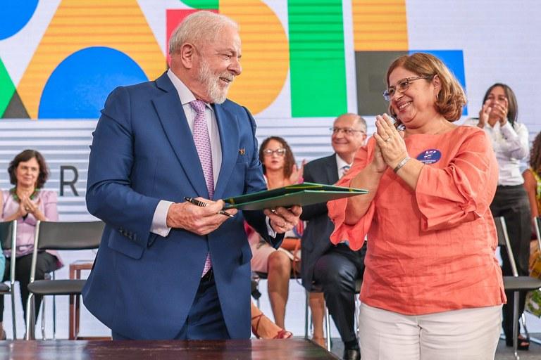 Ministério das Mulheres lança edital para organizações da sociedade civil financiar projetos de autonomia e cuidado com mulheres