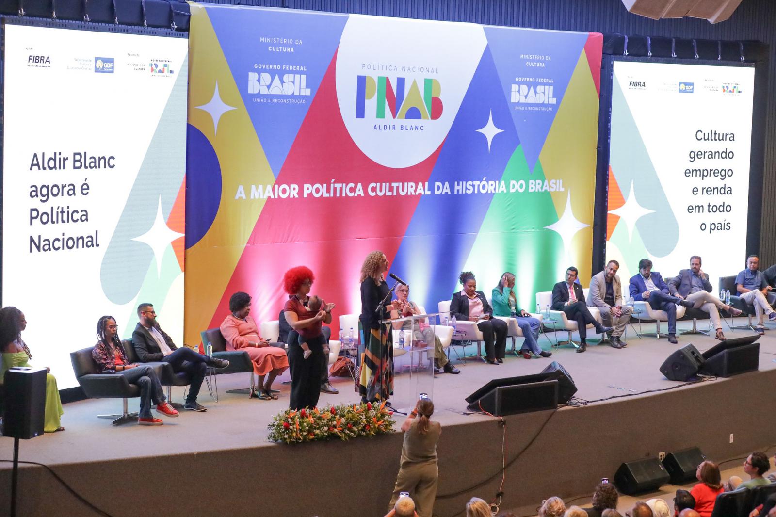 Governo Federal lança Política Nacional Aldir Blanc com repasse de R$ 15 bilhões para a cultura
