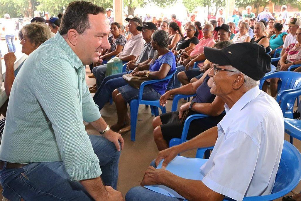 172 títulos rurais: Barranco participa de entrega de títulos definitivos em São José do Rio Claro e Novo Horizonte do Norte