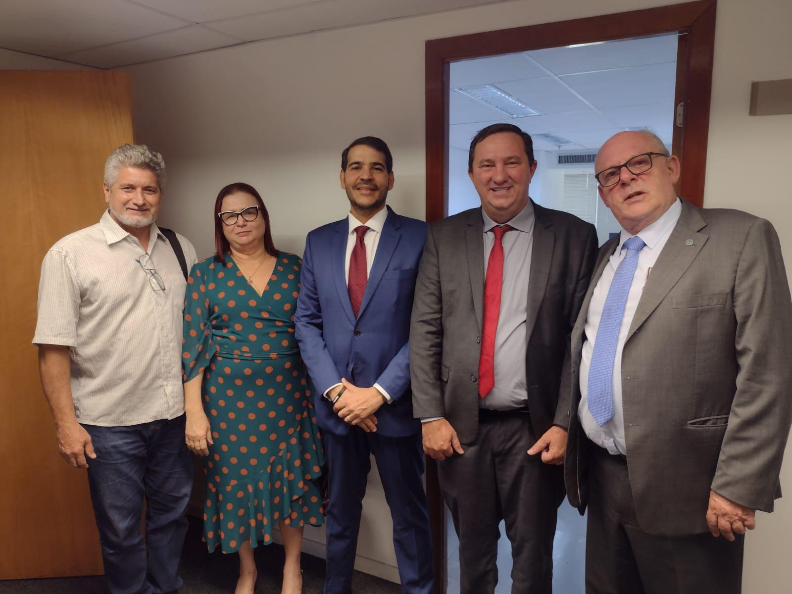 Ato histórico: Barranco participa de cerimônia de assinatura de desembargo ambiental no Assentamento Jonas Pinheiro, de Sorriso e Vera