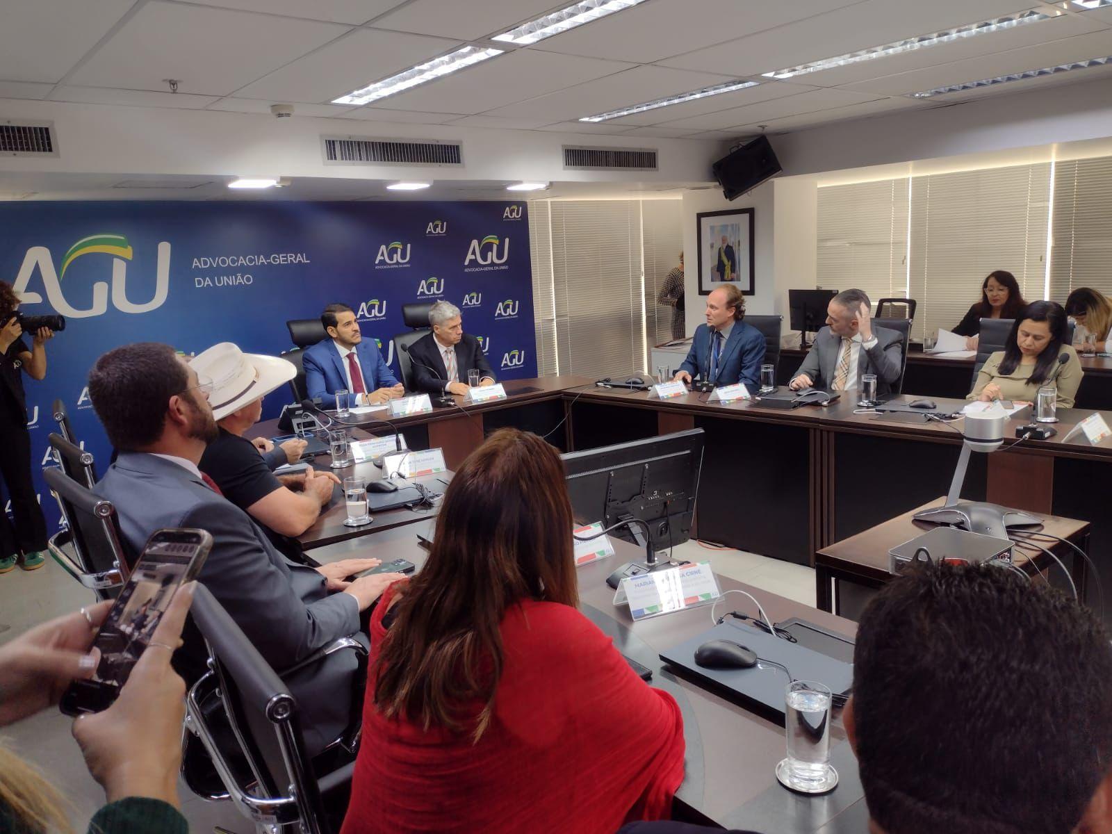Ato histórico: Barranco participa de cerimônia de assinatura de desembargo ambiental no Assentamento Jonas Pinheiro, de Sorriso e Vera