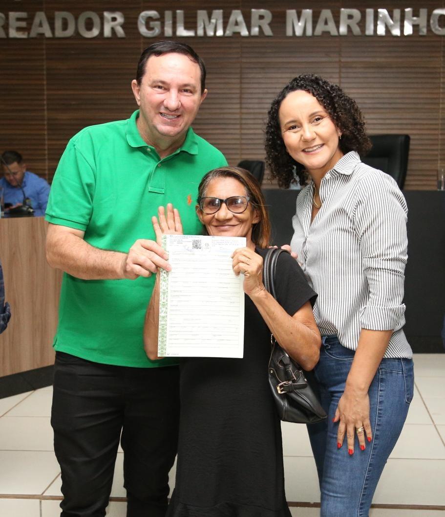 Barranco entrega 260 títulos rurais definitivos em Confresa