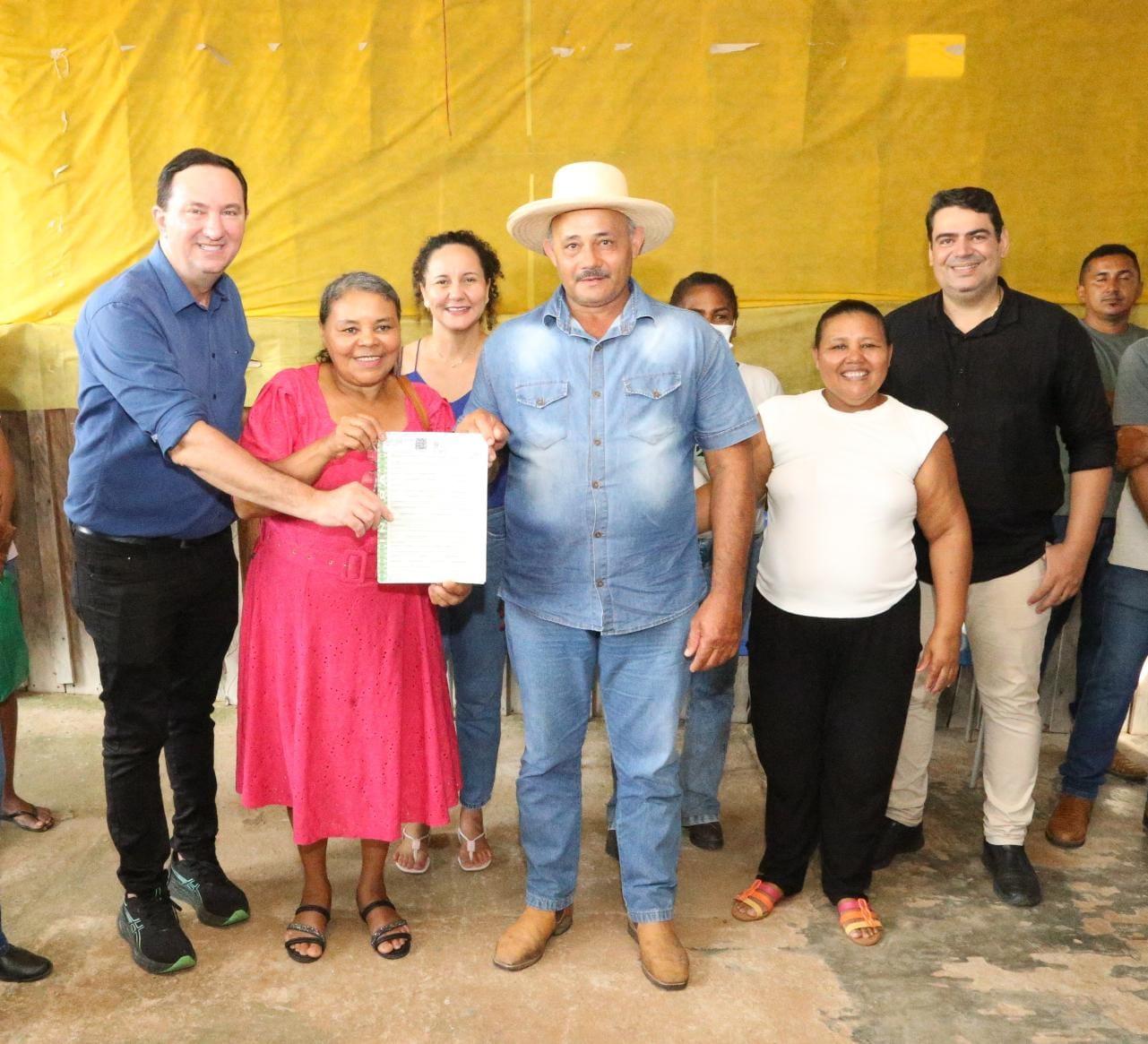 Barranco entrega 260 títulos rurais definitivos em Confresa