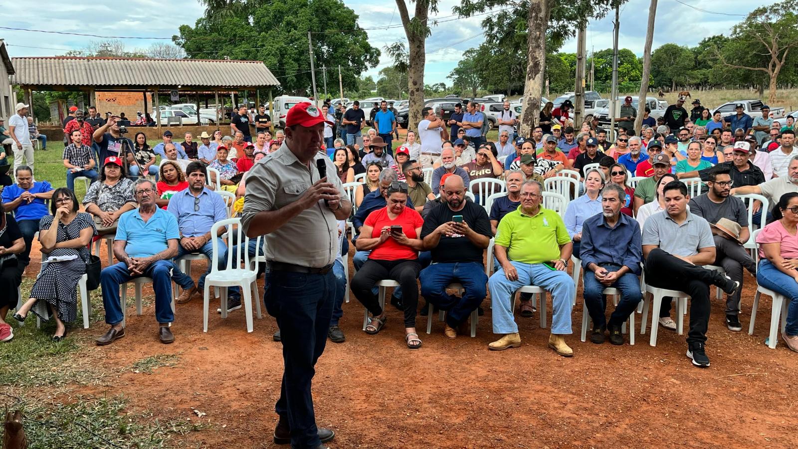 11 milhões para a agricultura familiar: Ao lado do ministro Fávaro, Barranco participa de entrega de maquinários em Rondonópolis, Pedra Preta, Juscimeira e São José do Povo 11 milhões para a agricultura familiar: Ao lado do ministro Fávaro, Barranco participa de entrega de maquinários em Rondonópolis, Pedra Preta, Juscimeira e São José do Povo