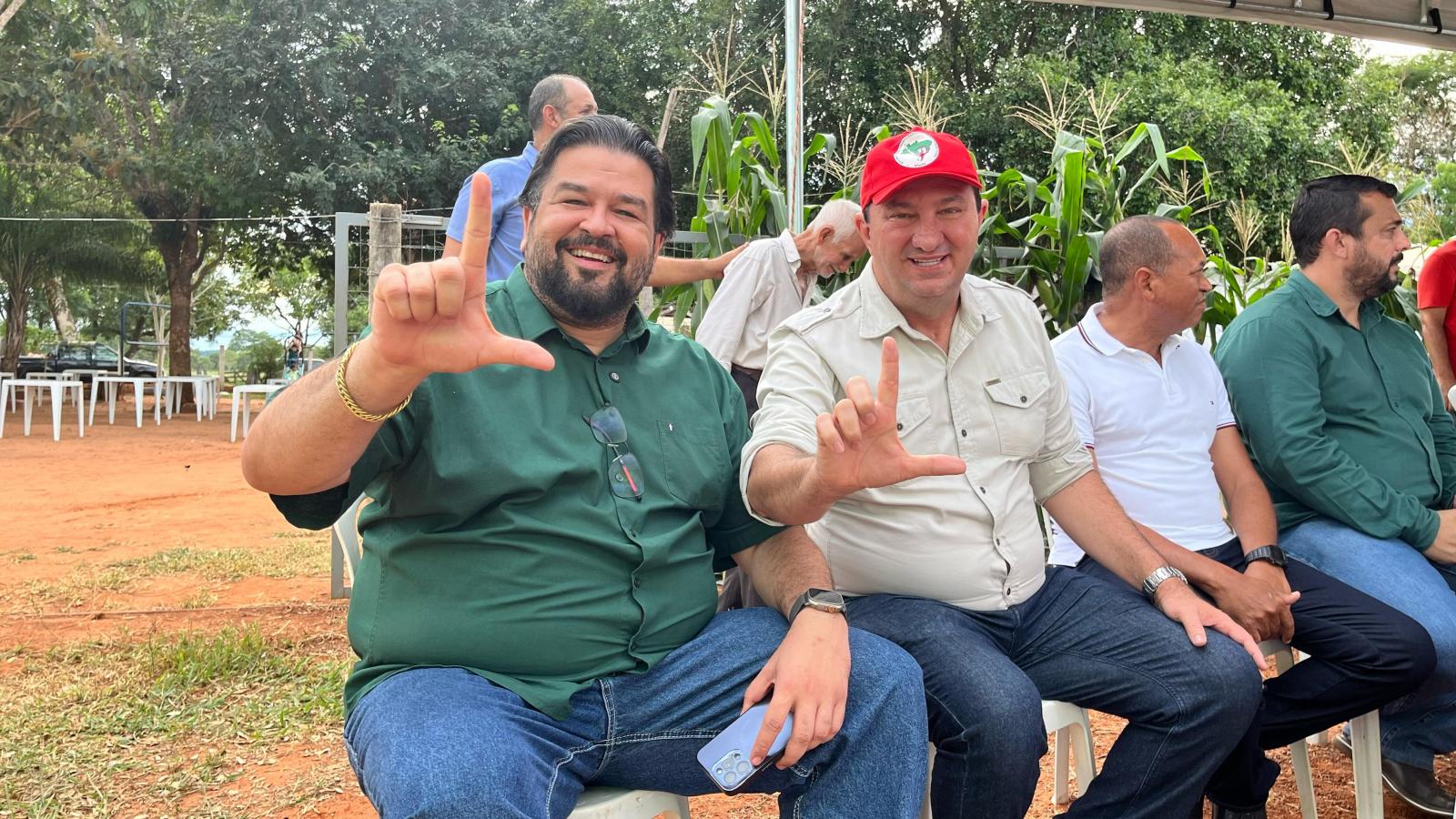 11 milhões para a agricultura familiar: Ao lado do ministro Fávaro, Barranco participa de entrega de maquinários em Rondonópolis, Pedra Preta, Juscimeira e São José do Povo 11 milhões para a agricultura familiar: Ao lado do ministro Fávaro, Barranco participa de entrega de maquinários em Rondonópolis, Pedra Preta, Juscimeira e São José do Povo