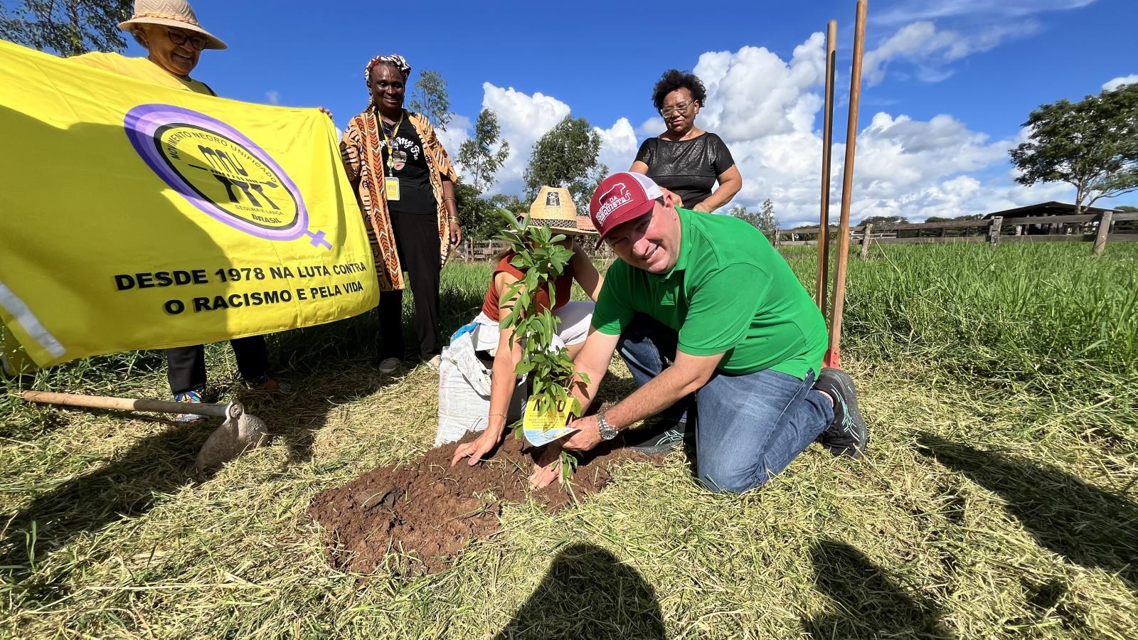Barranco e o Movimento Negro realizam cerimônia de plantio do Baobá em Acorizal