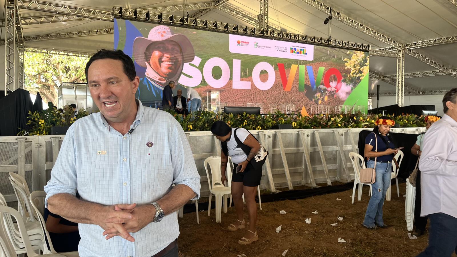 Ao lado do presidente Lula, deputado Valdir Barranco participa do lançamento do programa Solo Vivo em Mato Grosso