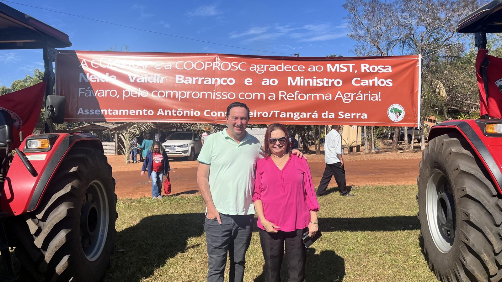 Deputado Barranco participa de entrega de máquinas para assentamentos de Tangará da Serra, Nova Olímpia, Campo Novo dos Parecis e Nortelândia