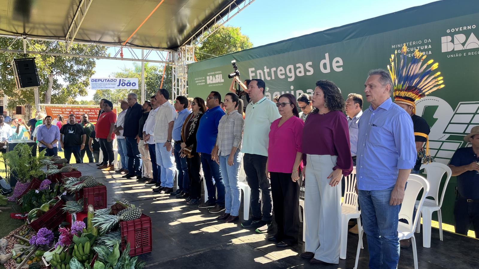 Deputado Barranco participa de entrega de máquinas para assentamentos de Tangará da Serra, Nova Olímpia, Campo Novo dos Parecis e Nortelândia