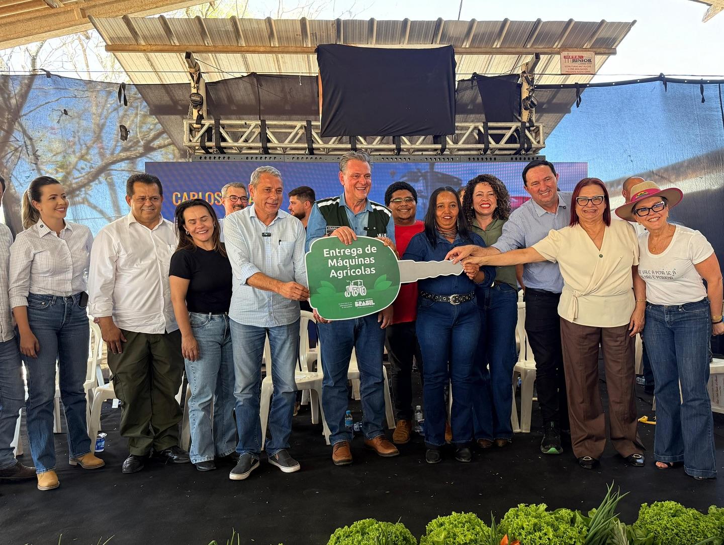 Deputado Barranco participa de entrega de máquinas para assentamentos e reforça compromisso do governo Lula com a agricultura familiar