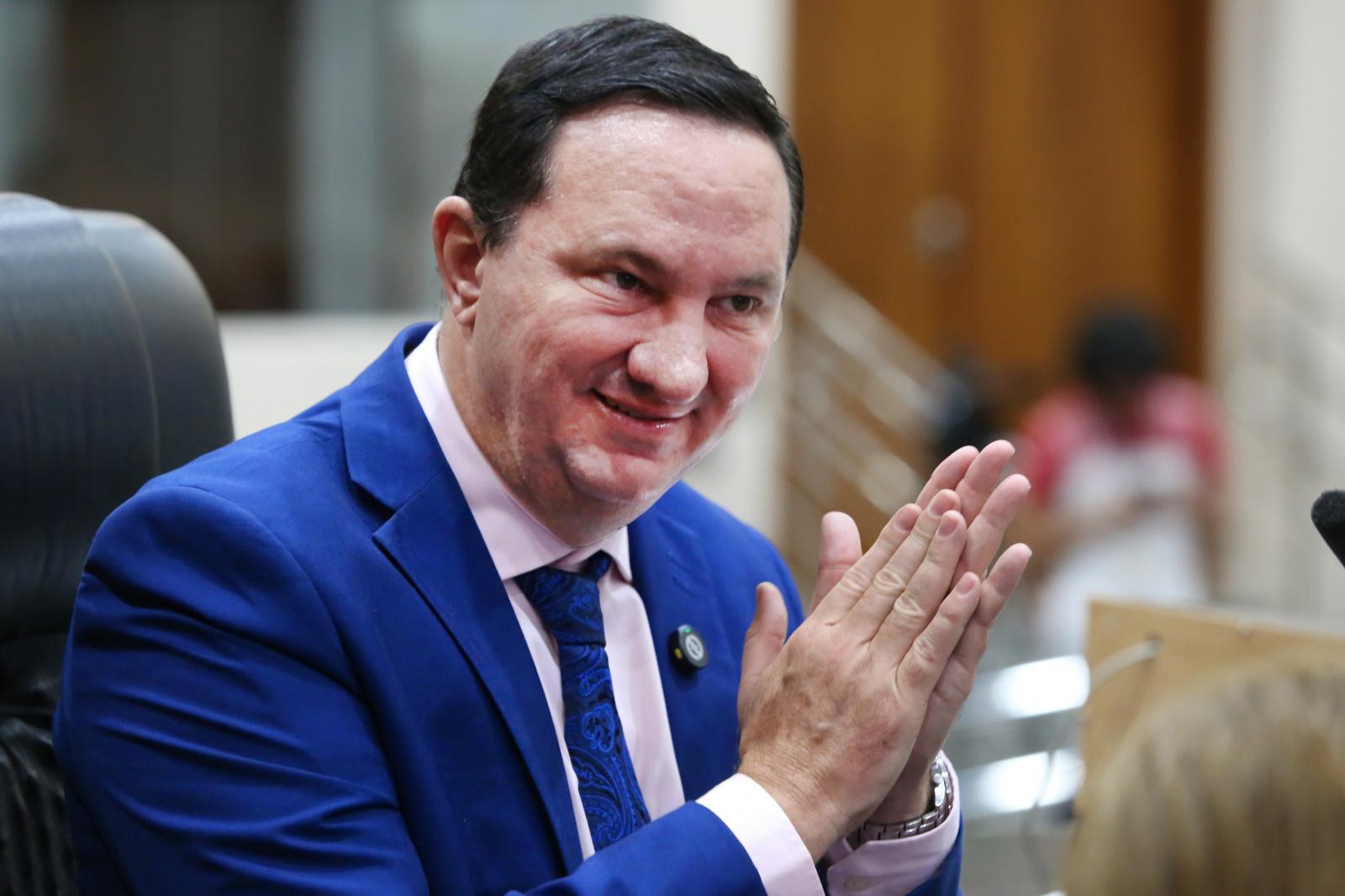 Barranco celebra aprovação de projeto que perdoa multas ambientais e libera áreas da agricultura familiar em MT