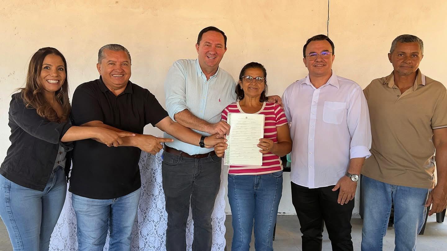 Deputado Valdir Barranco participa de entrega de títulos rurais em Santo Antônio do Leverger