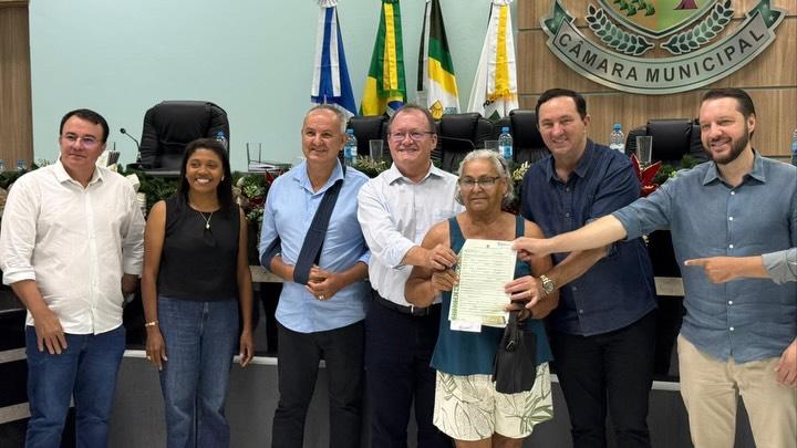 Barranco participa da entrega de 127 títulos definitivos a famílias de assentamentos em Querência