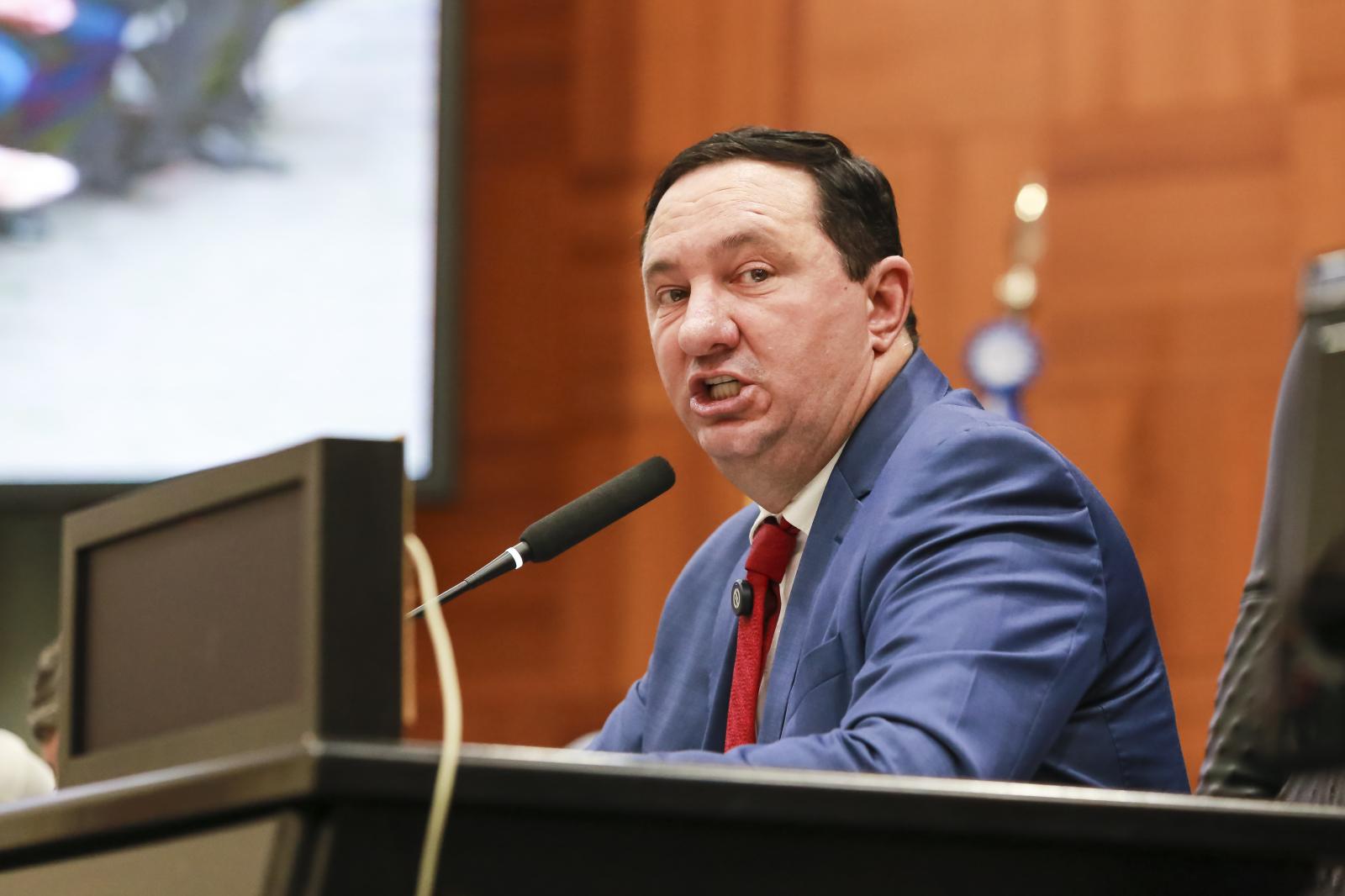 Notas adulteradas, futuro roubado: a denúncia que expõe a fraude educacional em Mato Grosso