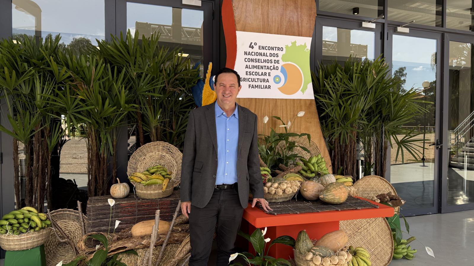 Deputado Valdir Barranco destaca força do Programa Nacional de Alimentação Escolar em encontro nacional em Cuiabá