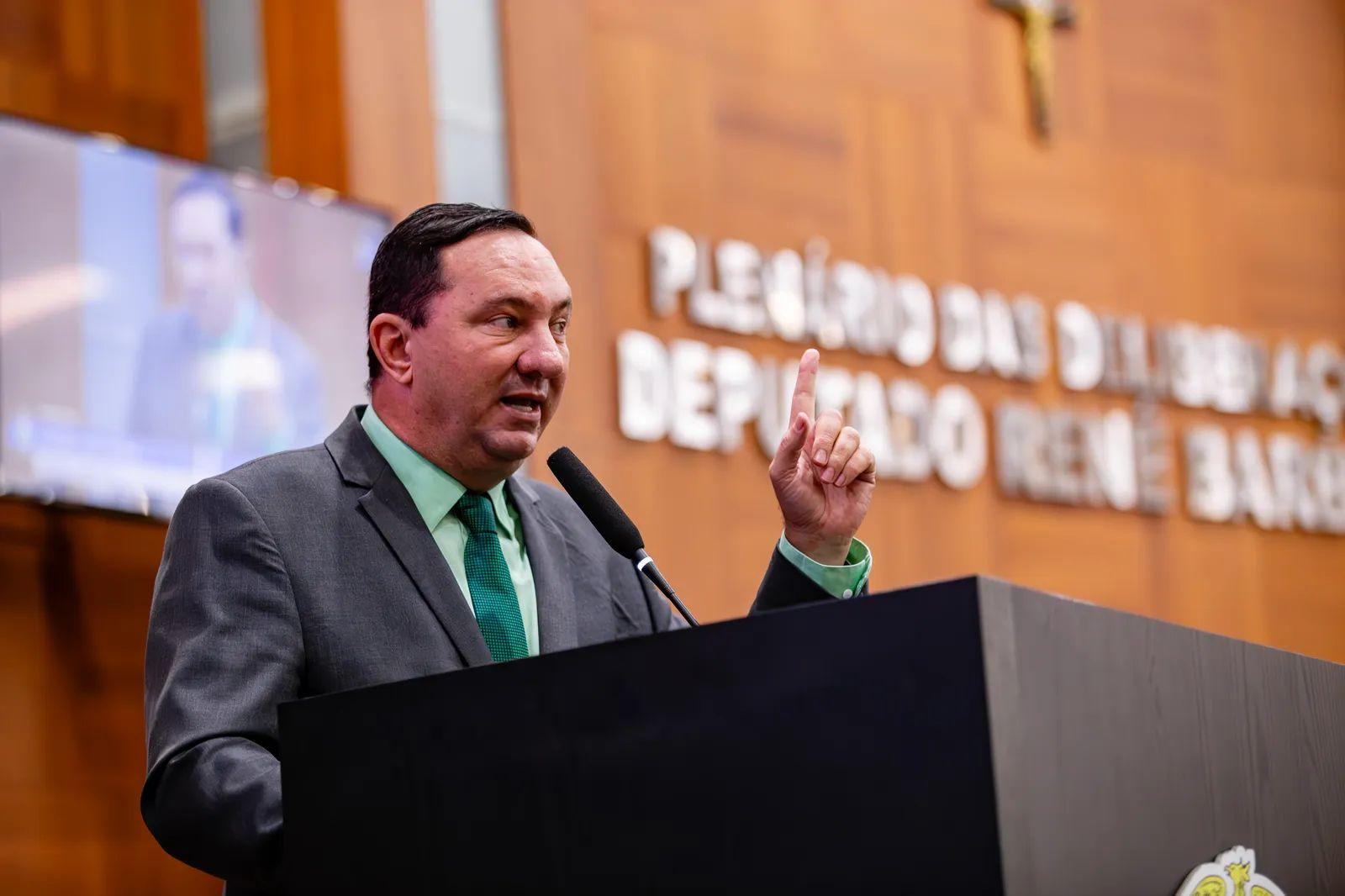 Barranco chama empréstimo de R$ 1,5 bilhão de Pivetta de “manobra eleitoral” e critica dívida para próximo governo