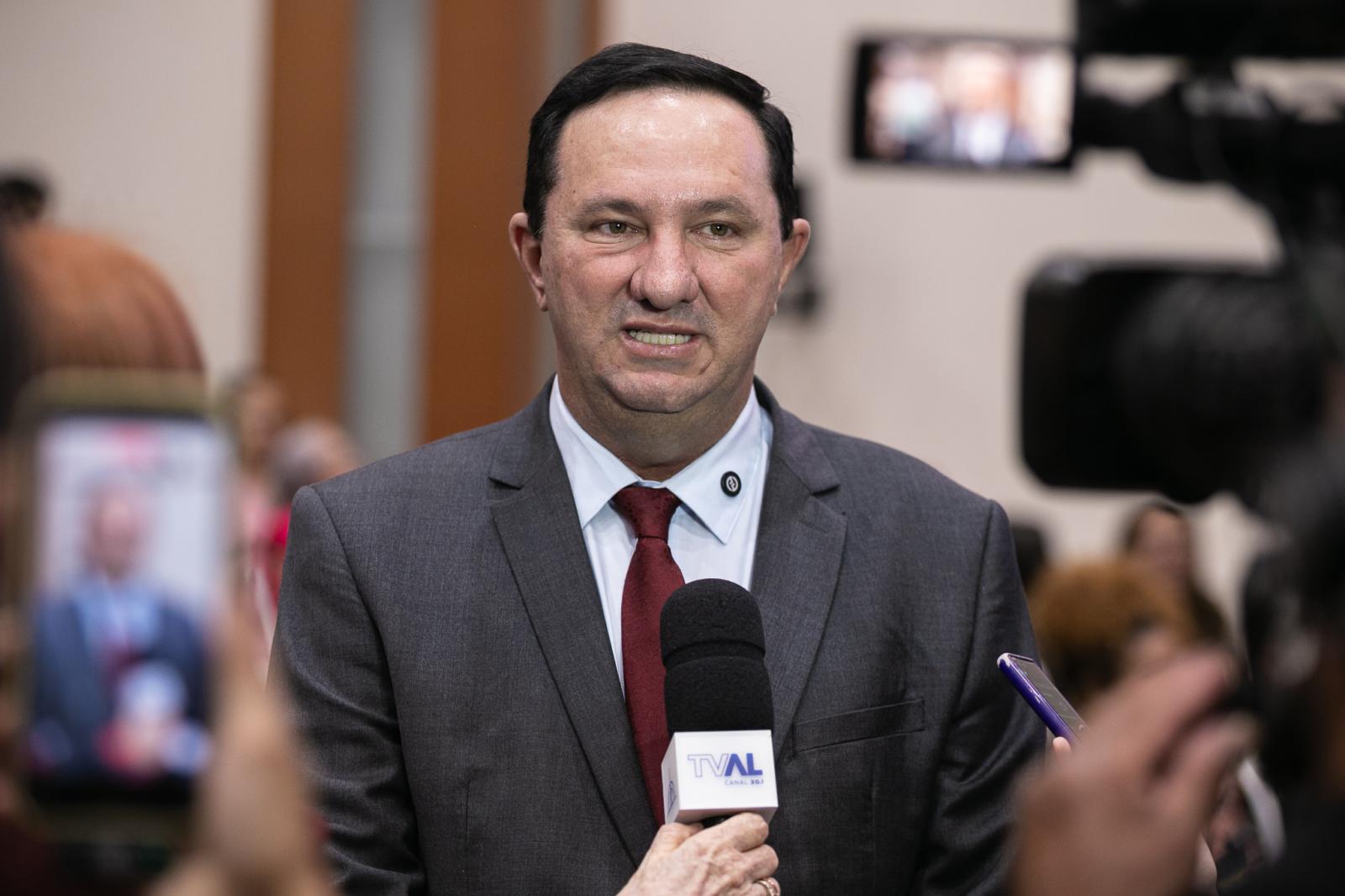 Barranco critica administrações do PL, cobra gestão e afirma que ‘prefeitura não se governa pelas redes sociais’ 