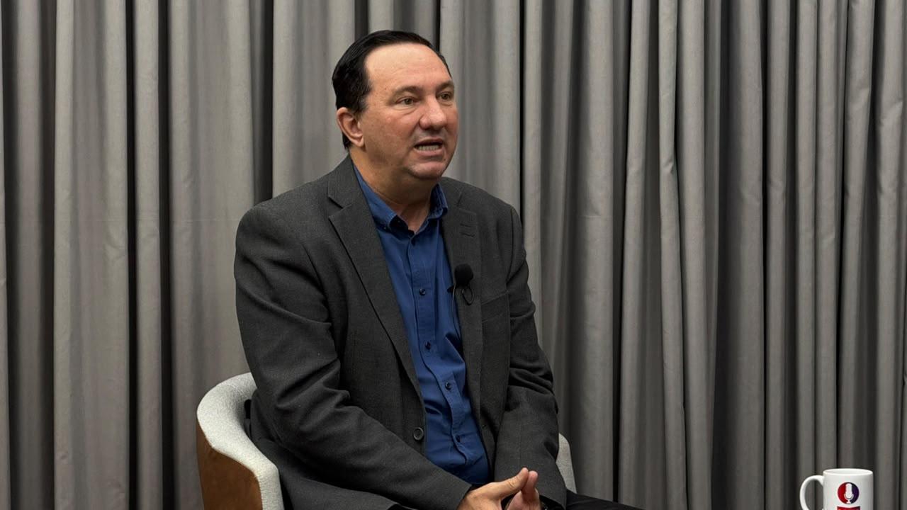 Deputado Valdir Barranco volta a denunciar esquema com apostilas da Seduc: “Jogaram os livros do MEC na lata do lixo para criar um esquema de corrupção”