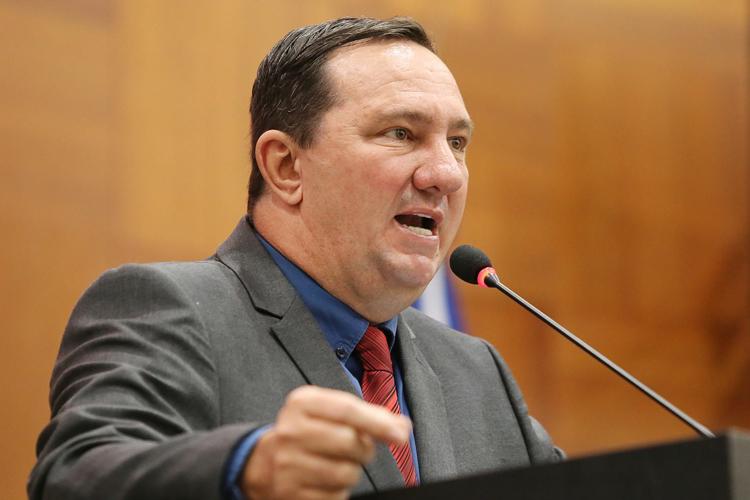 Deputado Valdir Barranco expõe números e questiona “maquiagem” do governo estadual nos resultados da educação de Mato Grosso